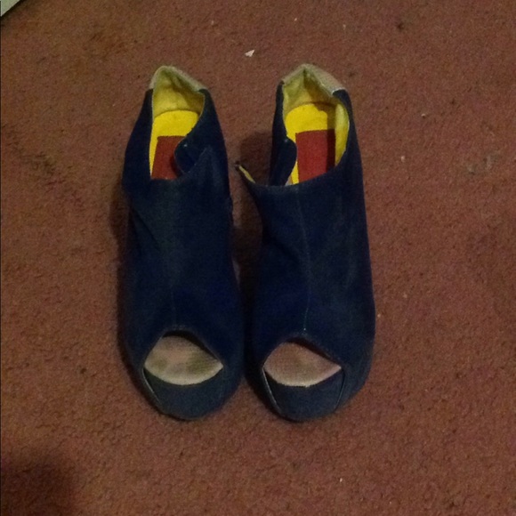 Violet Velvet Wedges - Picture 3 of 3